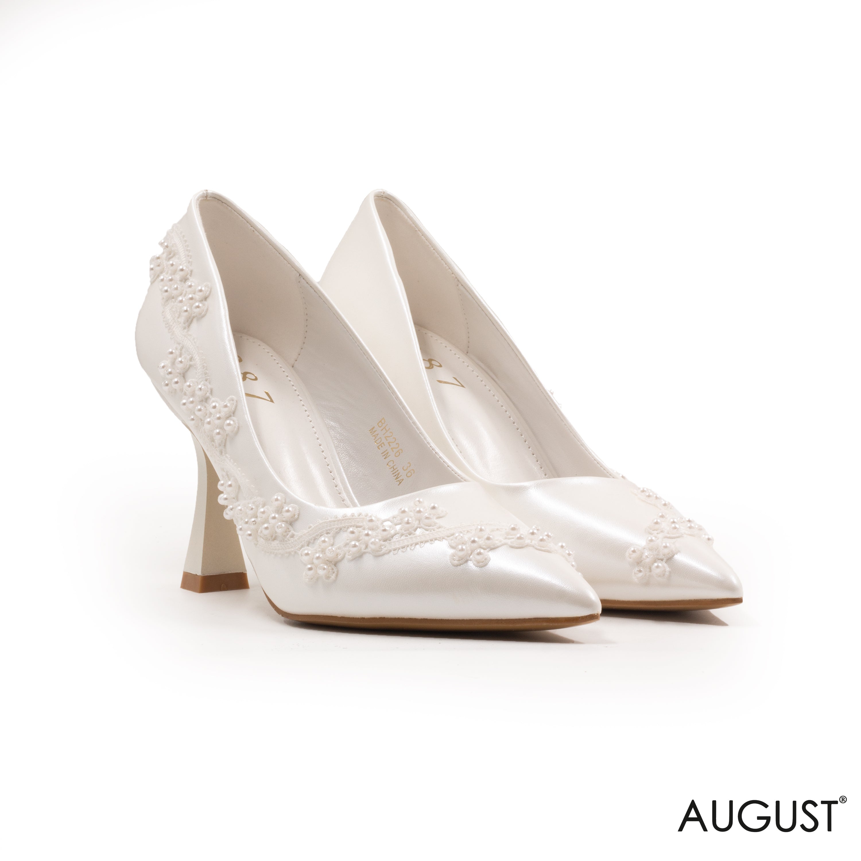 BRIDE SHINY LEATHER MED- HEEL SHOES WITH LACE DATAIL FLOWERS