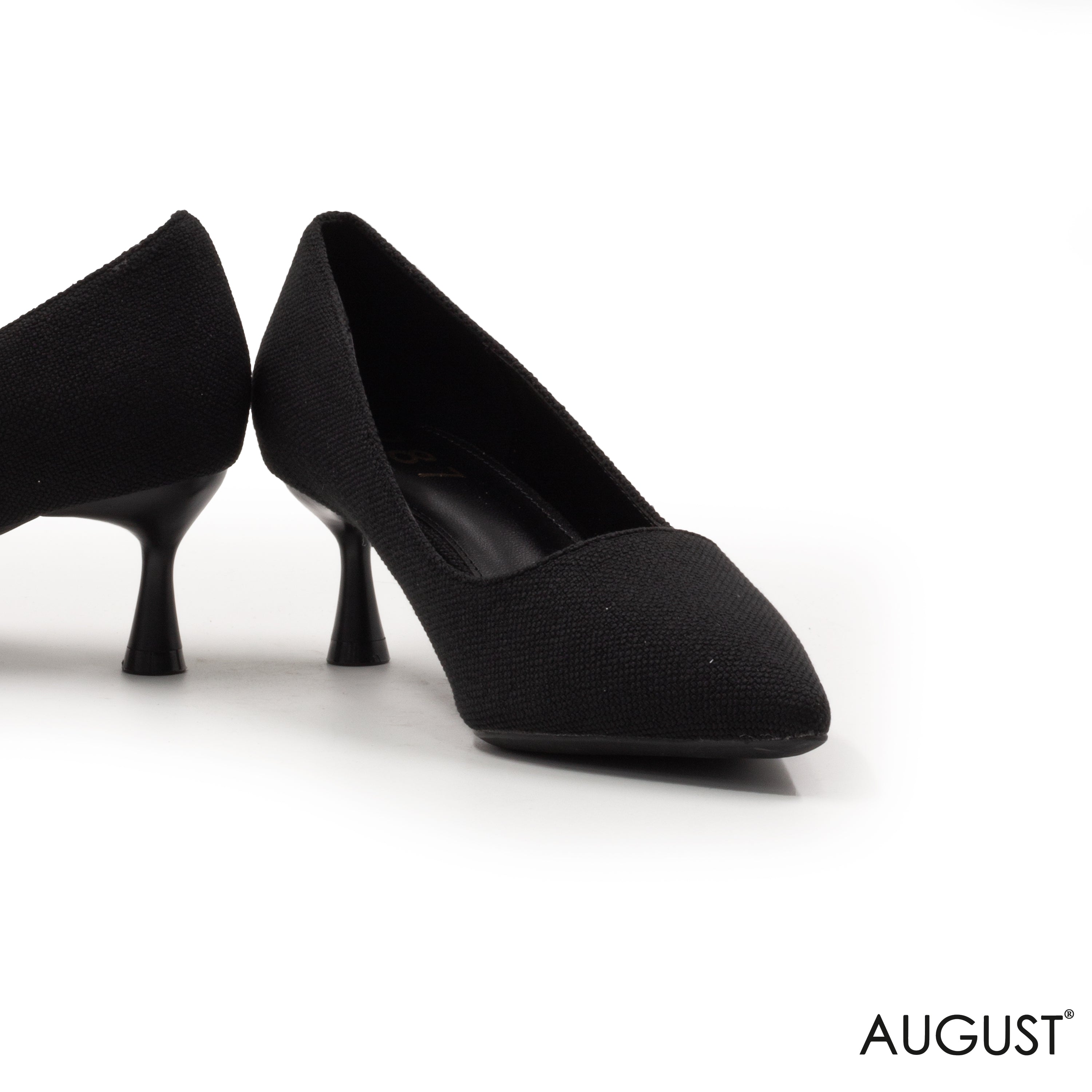 LOW-HEEL LEATHER SHOES