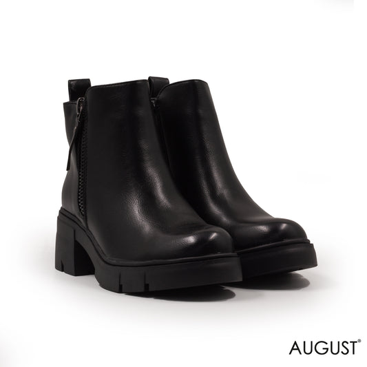 LOW- HEEL LEATHER ANKLE BOOTS WITH BUCKLE