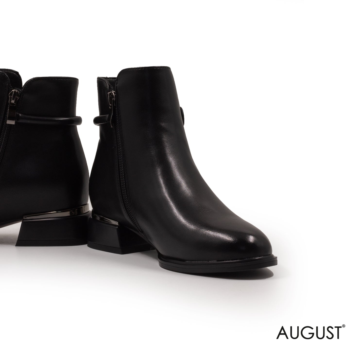 LOW- HEEL LEATHER ANKLE BOOTS WITH BUCKLE