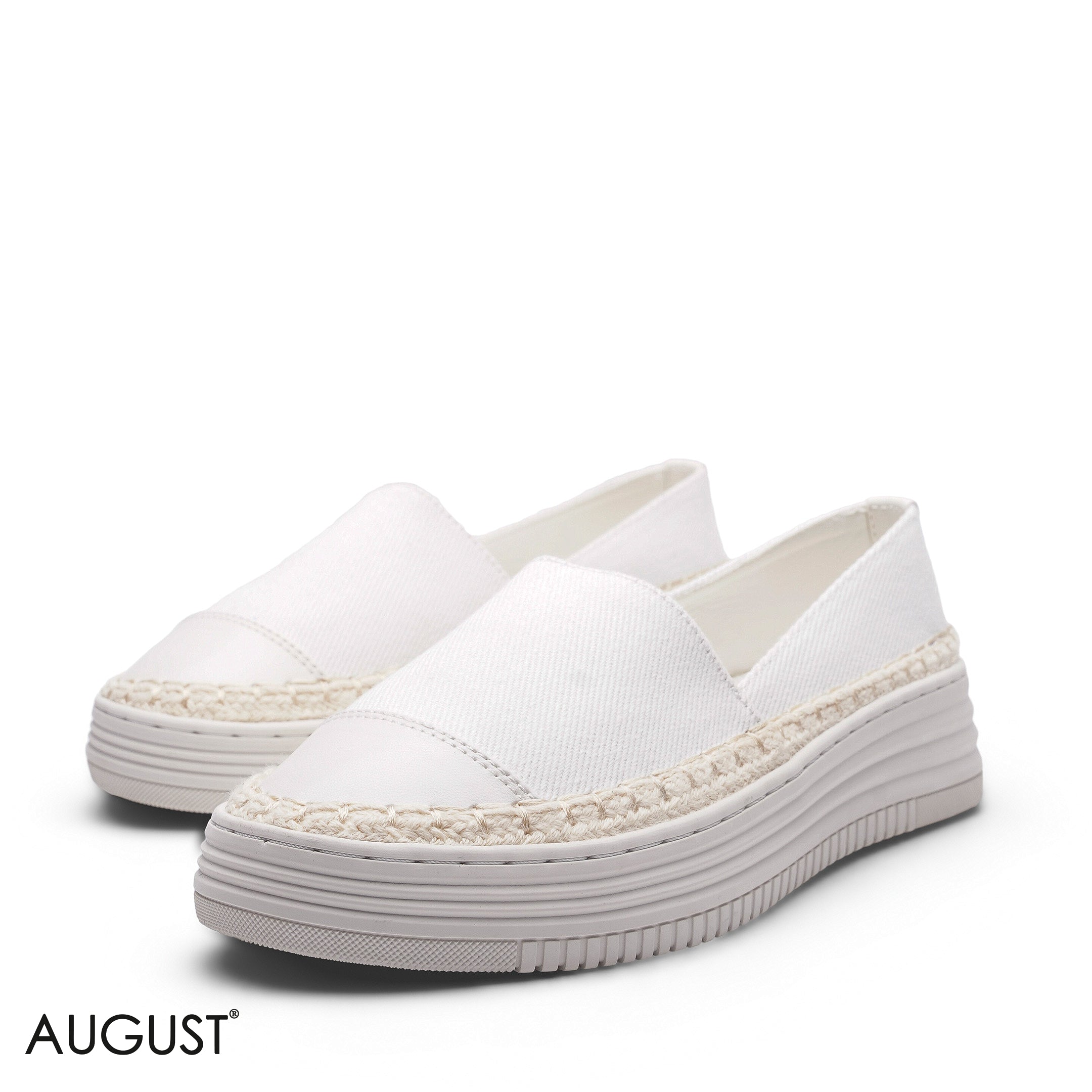 ELEGANT WHITE CLASSIC POINTED TOE FLAT