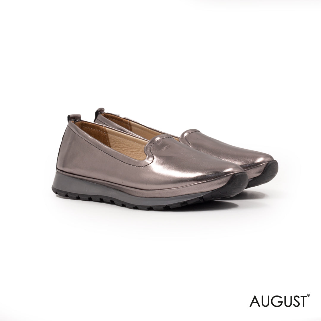 Comfy leather flat with buckle